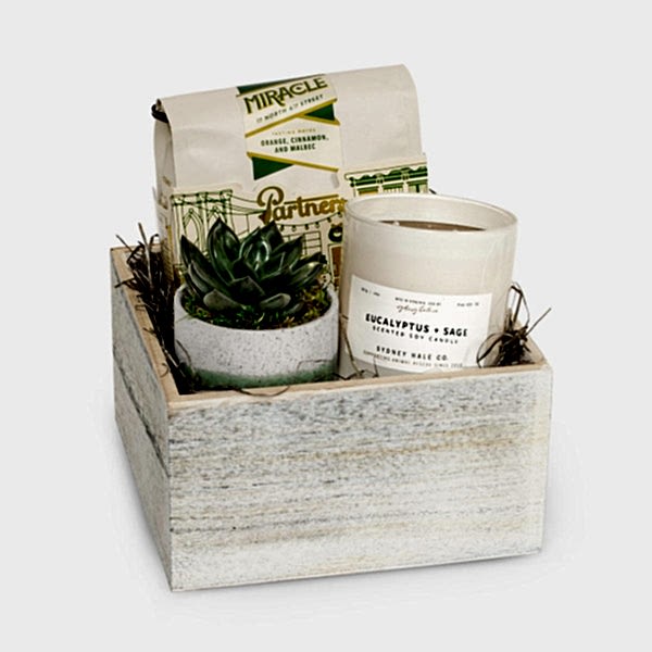 Coffee Lover's Holiday Gift Basket
 - buymebess.com