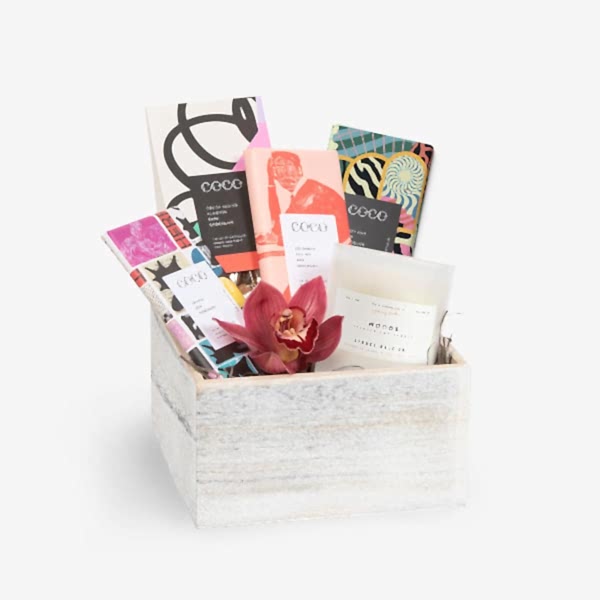 Chocolates & Candle Gift Box - buymebess.com