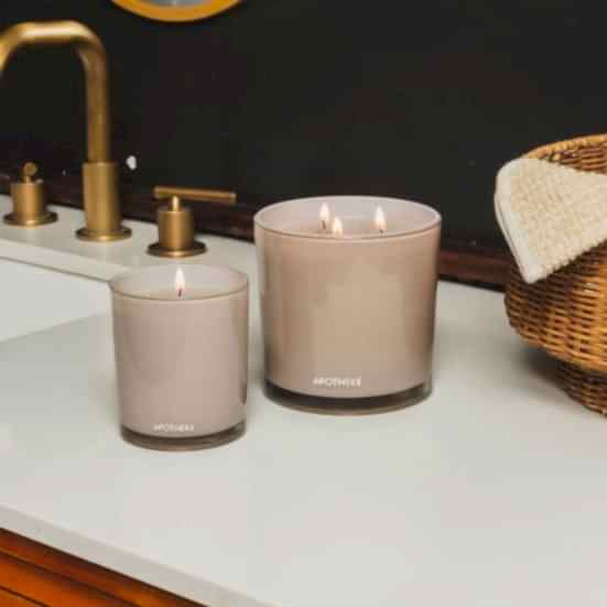 Apotheke Black Iris Oak Candle Apotheke