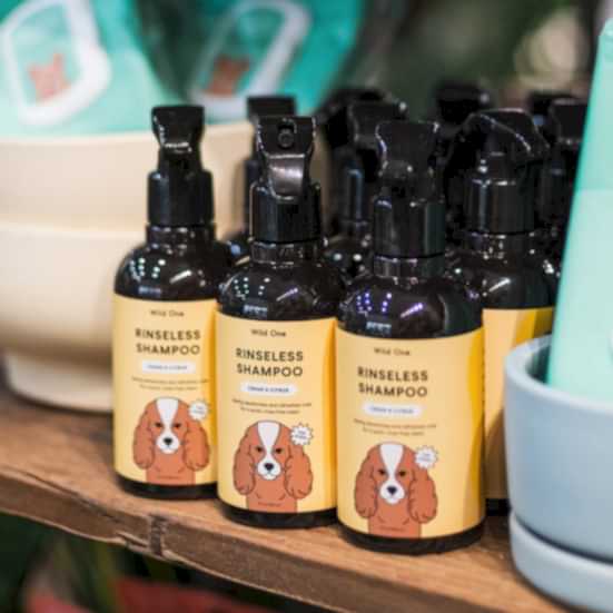Wild One Cedar & Citrus Rinseless Shampoo Pet Friendly Plants